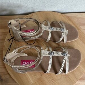 Pop Womens Divinia Toe Ring Strap Flat Sandals